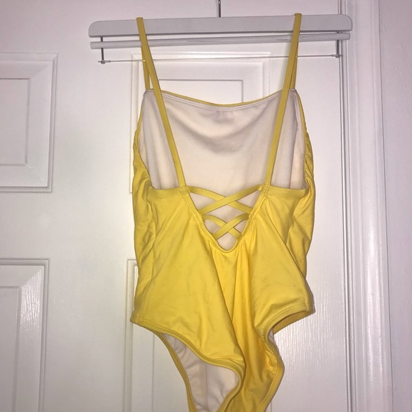 YELLOW ONE PIECE - Picture 3 of 5